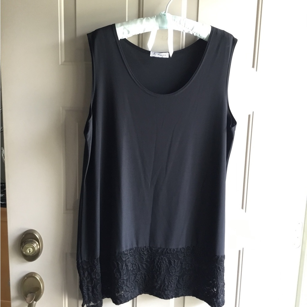 Magna black shell with lace detail. Sz 18-20 Nice stretch to fabric. Made in U.S